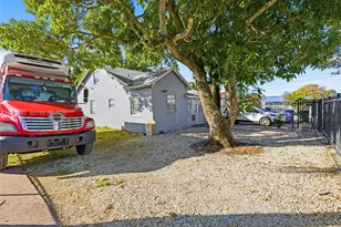 2142 NW 33rd St, Miami, FL 33142 - Photo 7