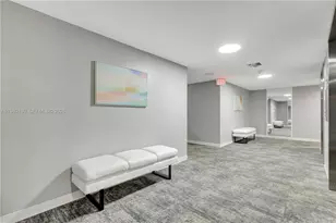 20100 W Country Club Dr, Aventura, FL 33180 - Photo 9