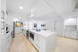 4775 Collins Ave, Miami Beach, FL 33140 - Photo 3