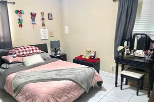 210 SW 65th Way, Pembroke Pines, FL 33023 - Photo 11