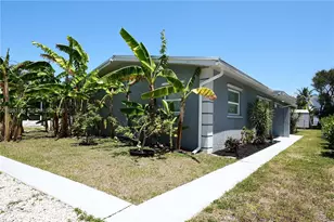 742 Granada St, Fort Pierce, FL 34949 - Photo 9