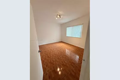 8025 Lake Dr #102, Doral, FL 33166 - Photo 21