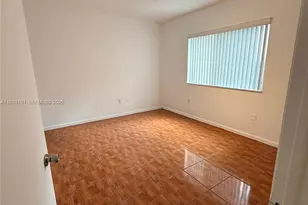 8025 Lake Dr, Doral, FL 33166 - Photo 21