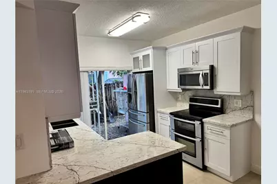 8025 Lake Dr #102, Doral, FL 33166 - Photo 13