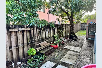 8025 Lake Dr #102, Doral, FL 33166 - Photo 15