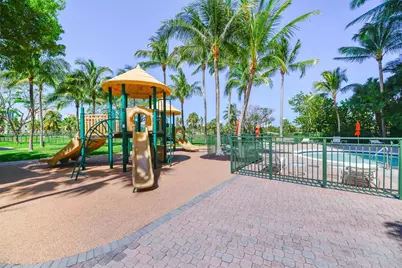 19501 W Country Club Dr #211, Aventura, FL 33180 - Photo 19