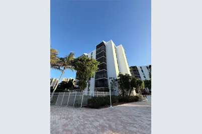 20400 W Country Club Dr #412, Aventura, FL 33180 - Photo 3
