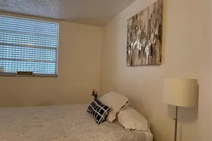 5033 NW 7th St, Miami, FL 33126 - Photo 19