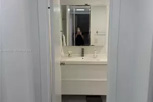 5033 NW 7th St, Miami, FL 33126 - Photo 17