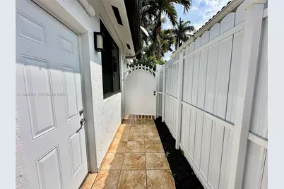 6500 SW 160th Ct #efficiency, Miami, FL 33193 - Photo 9