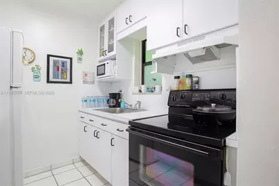 1530 SW 2nd St #405, Miami, FL 33135 - Photo 15