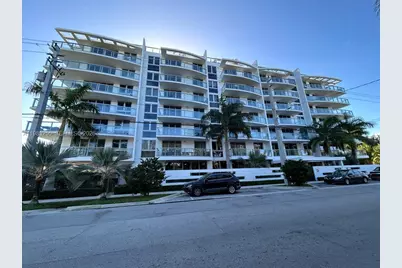 13800 Highland Dr #402, North Miami Beach, FL 33181 - Photo 1