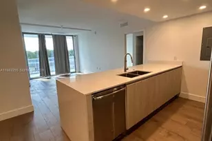 13800 Highland Dr, North Miami Beach, FL 33181 - Photo 13