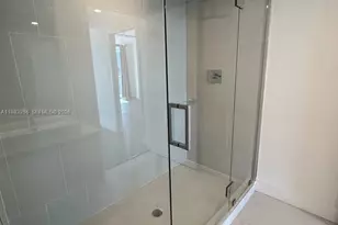 13800 Highland Dr, North Miami Beach, FL 33181 - Photo 25