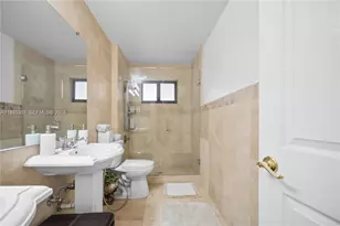 2481 N Riverdale Dr N, Miramar, FL 33025 - Photo 7