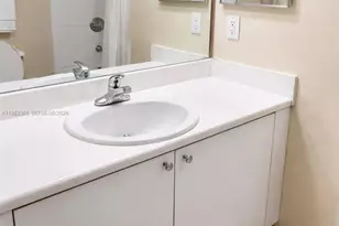 7940 N Nob Hill Rd, Tamarac, FL 33321 - Photo 9