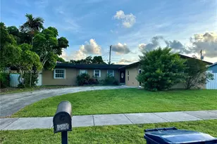 9798 SW 158th St, Miami, FL 33157 - Photo 5