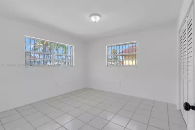 3572 SW 25th St, Miami, FL 33133 - Photo 11