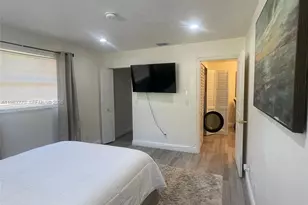 1736 N 16th Ct, Hollywood, FL 33020 - Photo 9