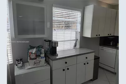 452 Flanders J #452, Delray Beach, FL 33484 - Photo 5