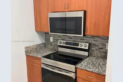 2927 SW 18th Ter, Fort Lauderdale, FL 33315 - Photo 3