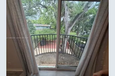 2927 SW 18th Ter #2927, Fort Lauderdale, FL 33315 - Photo 3