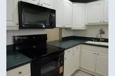 100 Ashbury Rd #102, Hollywood, FL 33024 - Photo 7