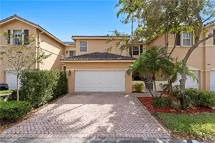 5527 NW 113th Ave, Doral, FL 33178 - Photo 1