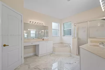 3760 NE 10th St, Homestead, FL 33033 - Photo 15