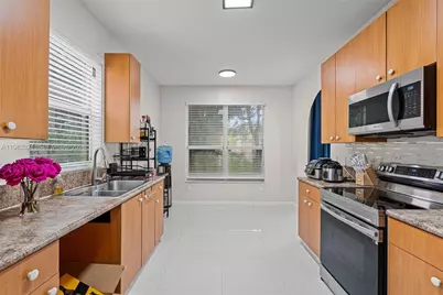 3760 NE 10th St, Homestead, FL 33033 - Photo 7