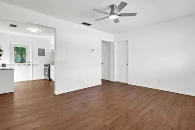 2760 NW 13th Ct, Fort Lauderdale, FL 33311 - Photo 9