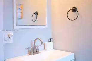 1009 Tequesta, Fort Lauderdale, FL 33311 - Photo 27