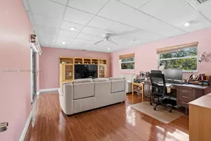 10930 SW 27th Ct, Davie, FL 33328 - Photo 15