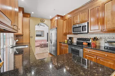 10930 SW 27th Ct, Davie, FL 33328 - Photo 5