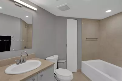 20000 E Country Club Dr #211, Aventura, FL 33180 - Photo 11