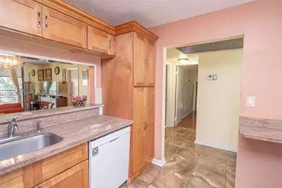 1000 Colony Point Cir #203, Pembroke Pines, FL 33026 - Photo 15
