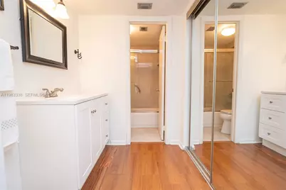 1000 Colony Point Cir #203, Pembroke Pines, FL 33026 - Photo 27