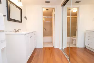 1000 Colony Point Cir, Pembroke Pines, FL 33026 - Photo 27