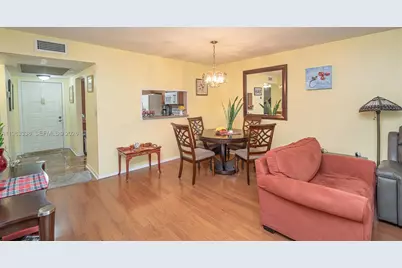 1000 Colony Point Cir #203, Pembroke Pines, FL 33026 - Photo 7