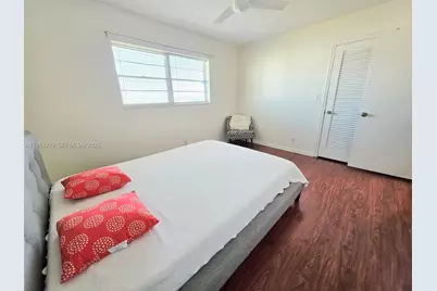 319 NE 14th Ave #702, Hallandale Beach, FL 33009 - Photo 23