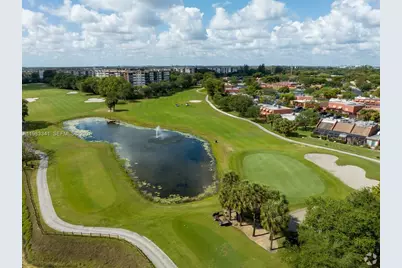 1000 E Saint Charles Pl #519, Pembroke Pines, FL 33026 - Photo 23