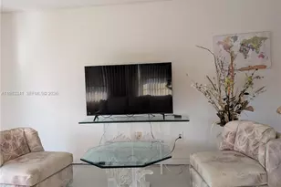 1000 E Saint Charles Pl, Pembroke Pines, FL 33026 - Photo 3