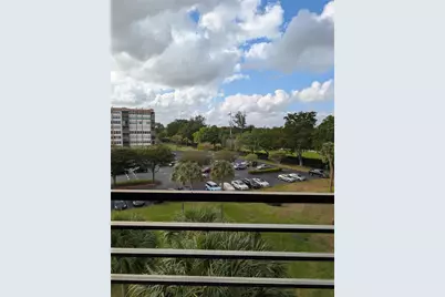 1000 E Saint Charles Pl #519, Pembroke Pines, FL 33026 - Photo 17