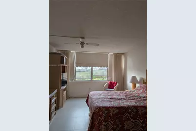 1000 E Saint Charles Pl #519, Pembroke Pines, FL 33026 - Photo 11