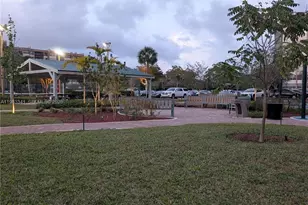 1000 E Saint Charles Pl, Pembroke Pines, FL 33026 - Photo 17