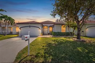 3090 SE 7th Pl, Homestead, FL 33033 - Photo 5