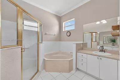 3090 SE 7th Pl, Homestead, FL 33033 - Photo 7