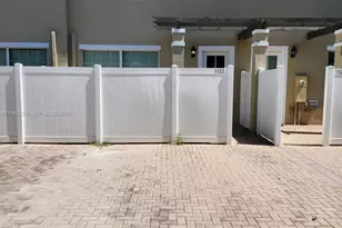 1322 SW 147th Ter, Pembroke Pines, FL 33027 - Photo 21