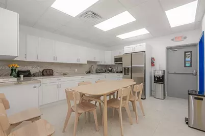 1992 E 4th Ave, Hialeah, FL 33010 - Photo 13