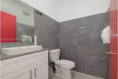 1992 E 4th Ave, Hialeah, FL 33010 - Photo 9